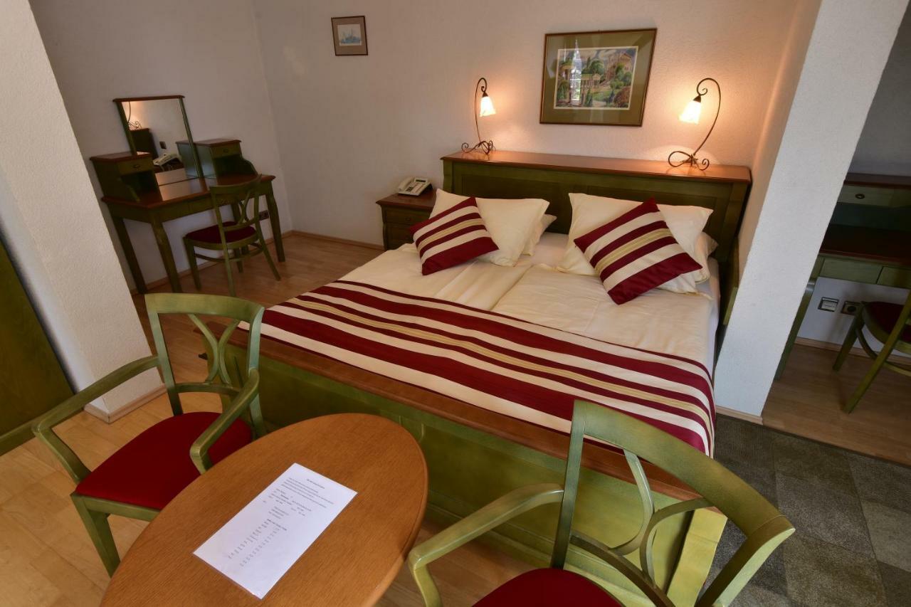 Sant Georg Garni Hotel Marianske Lazne Exterior photo